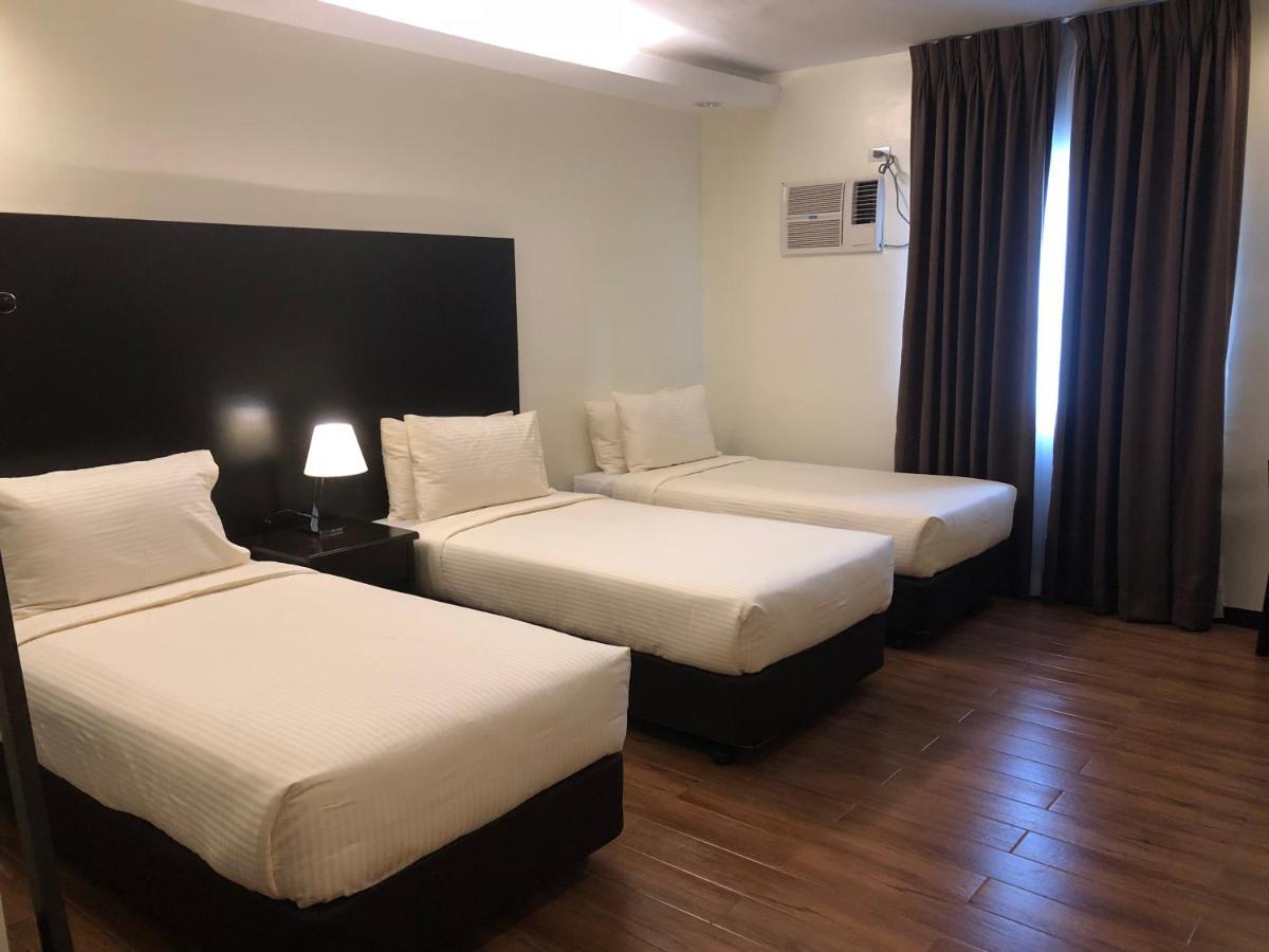 Pina Suites Ormoc Esterno foto