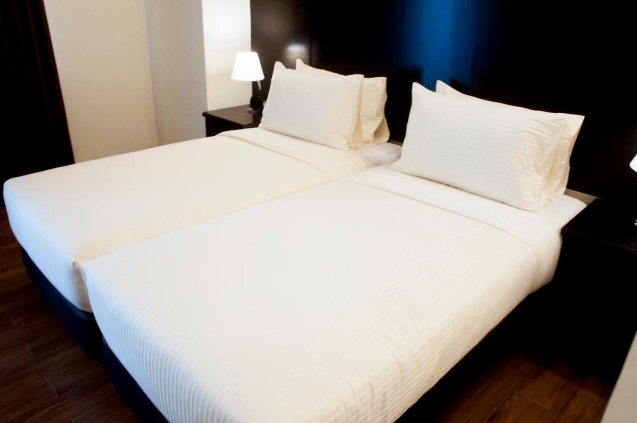 Pina Suites Ormoc Esterno foto
