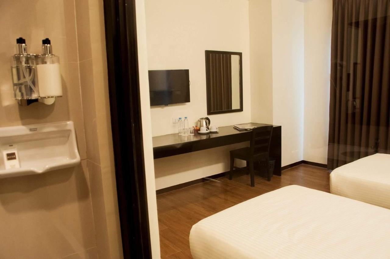 Pina Suites Ormoc Esterno foto